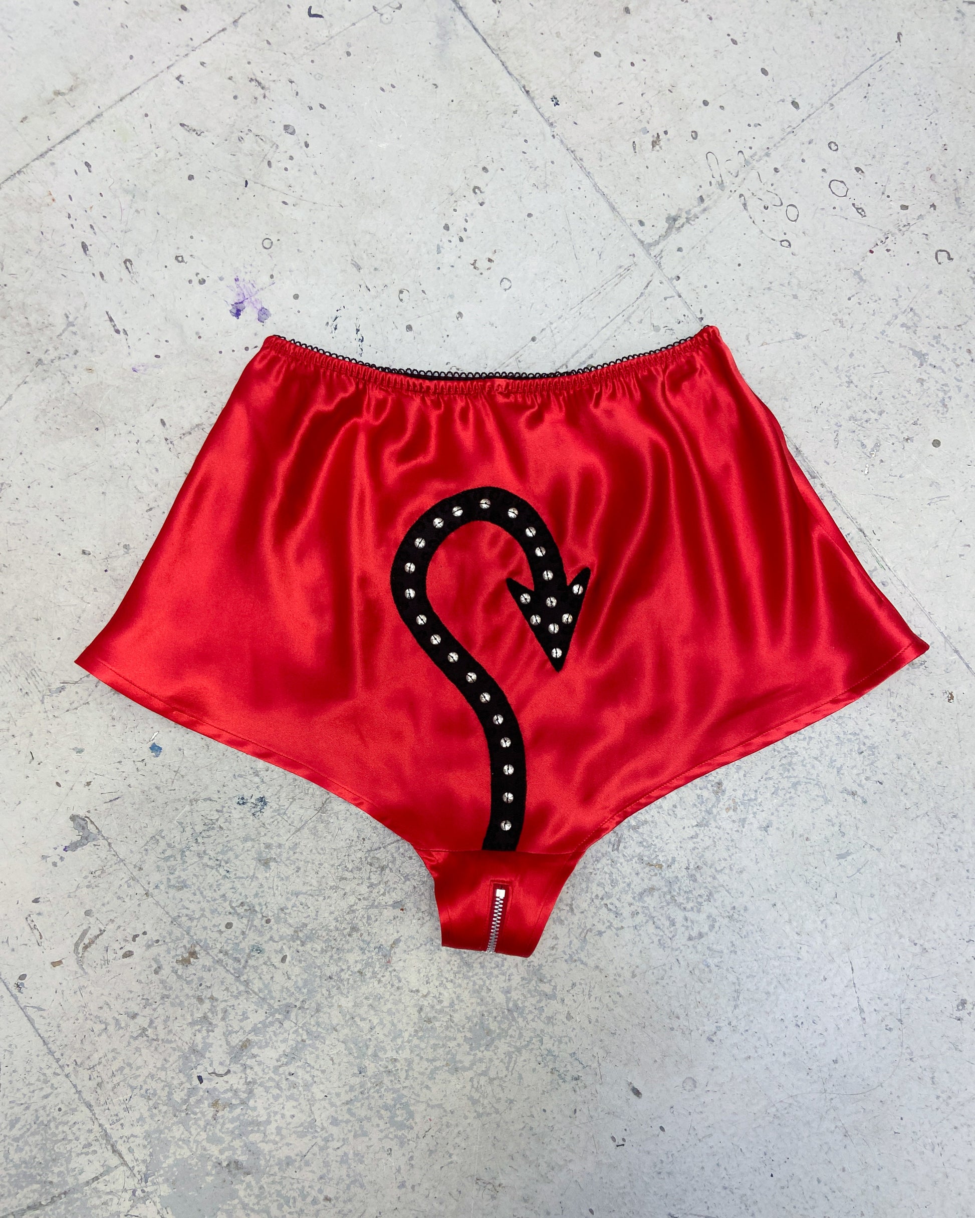 STRAIGHT TO HELL SOUVENIR SILK LINGERIE SET