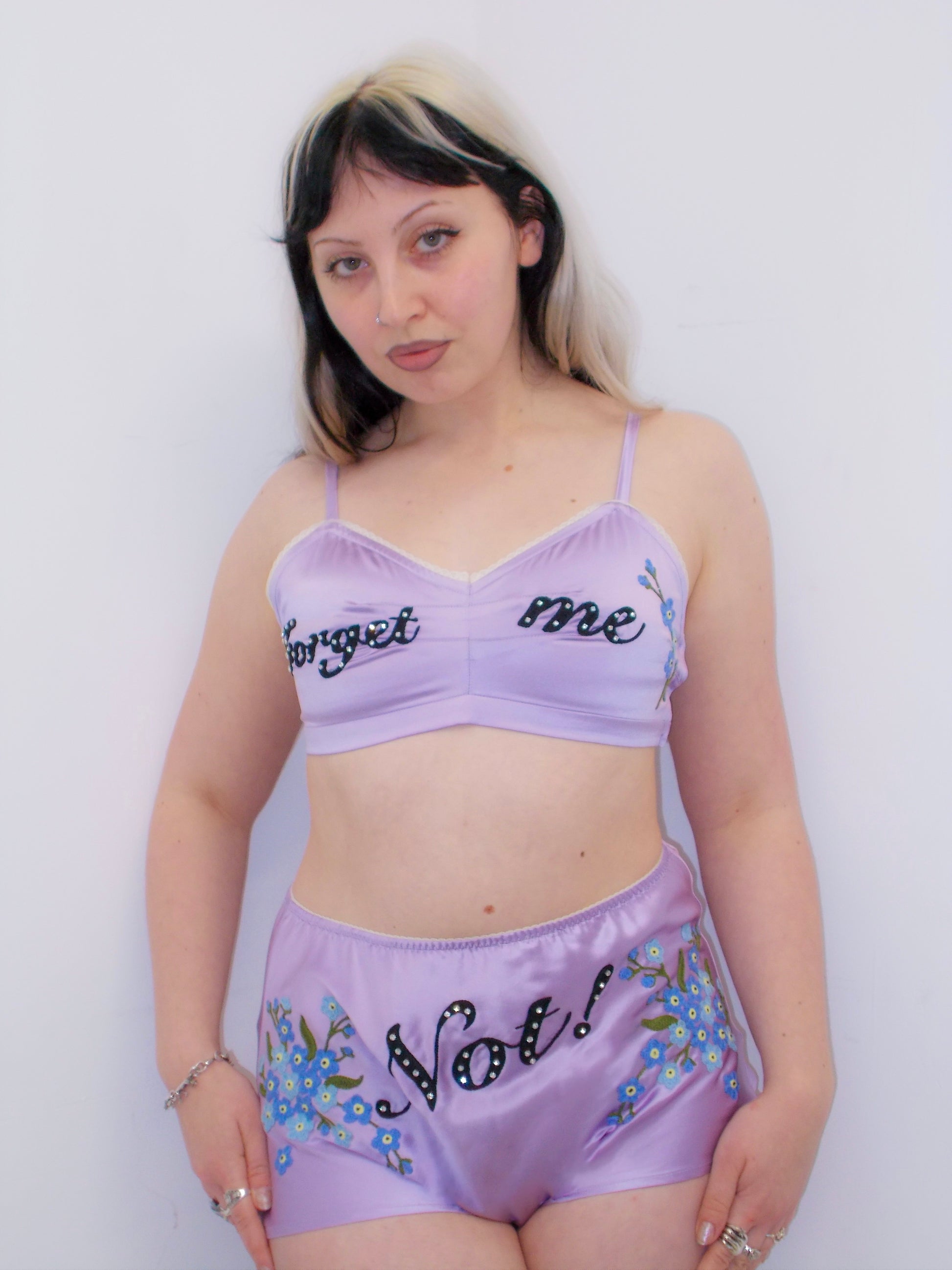 FORGET ME... NOT! SOUVENIR SILK LINGERIE SET