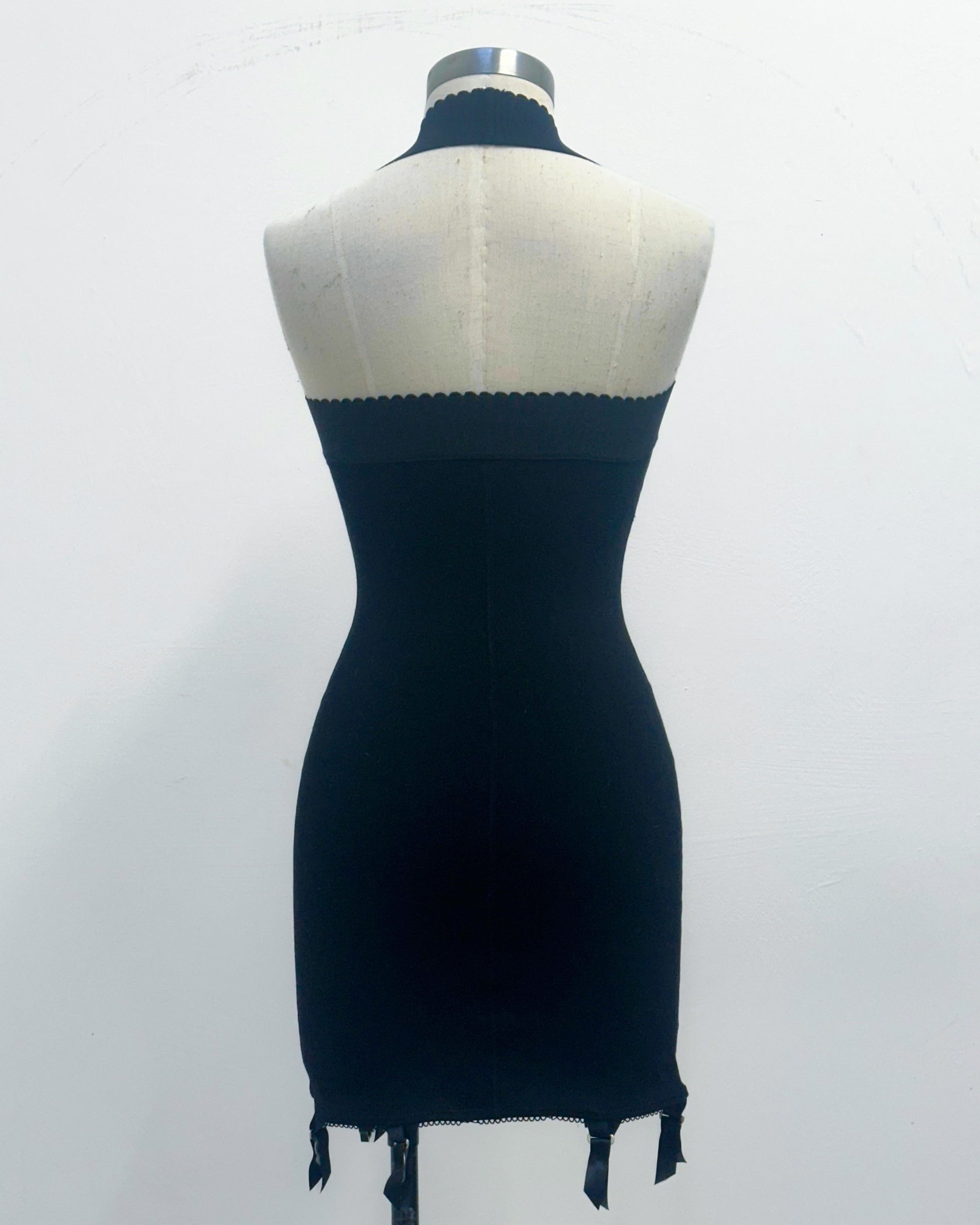 VEDETTE HALTER DRESS