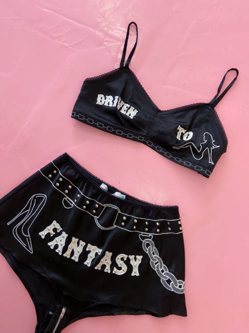 DRIVEN TO FANTASY SOUVENIR SILK LINGERIE SET
