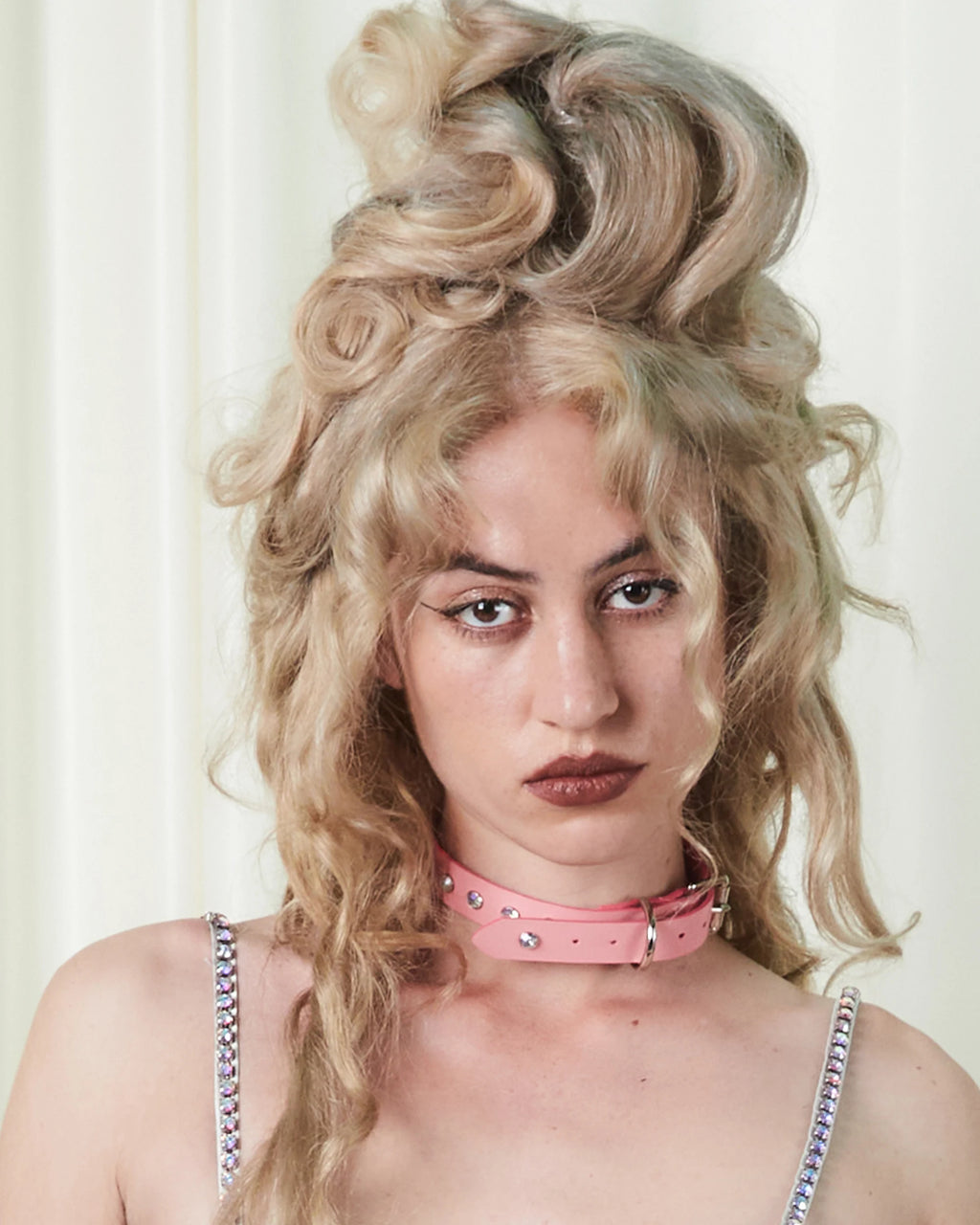 Lola Collar