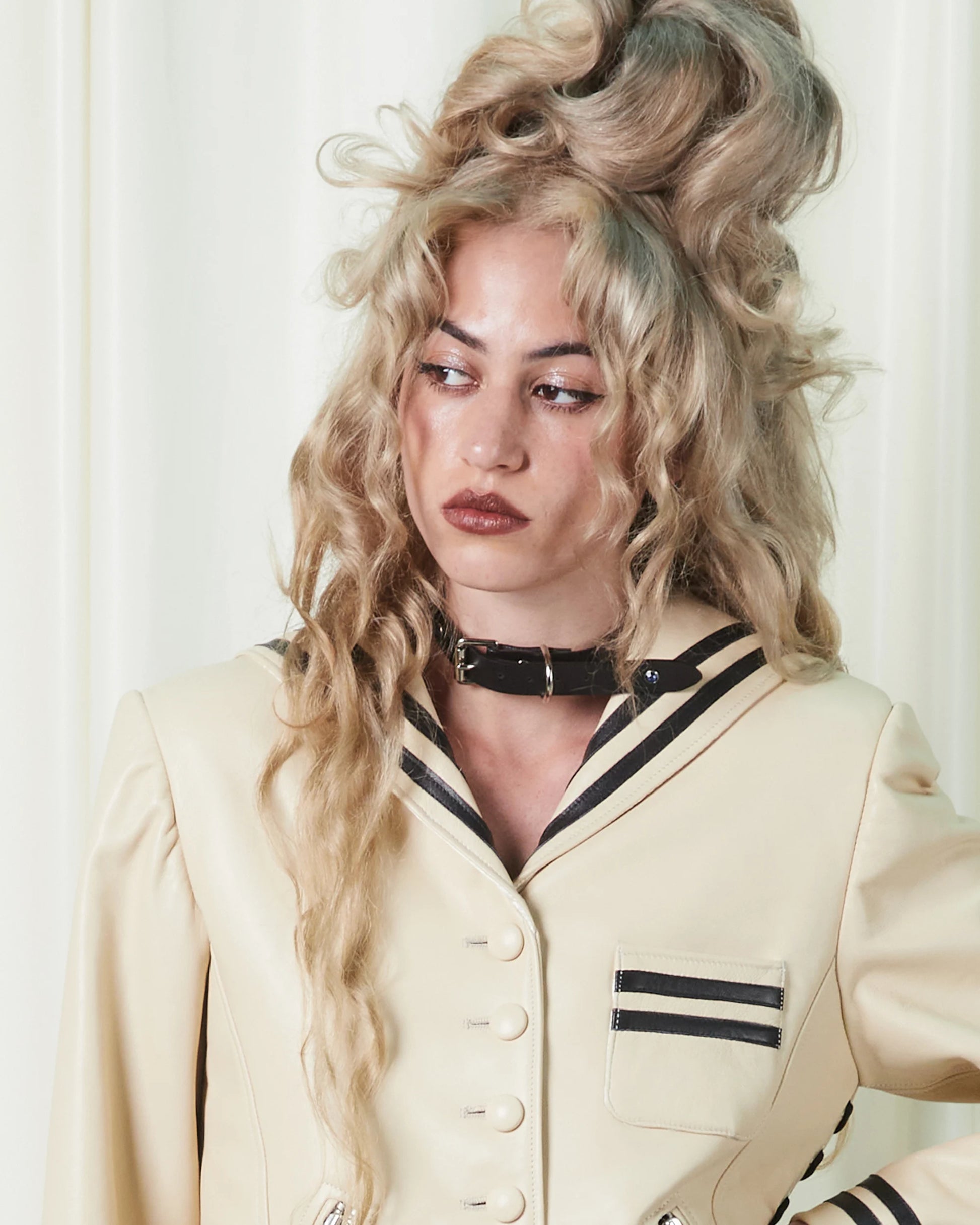 Lola Collar