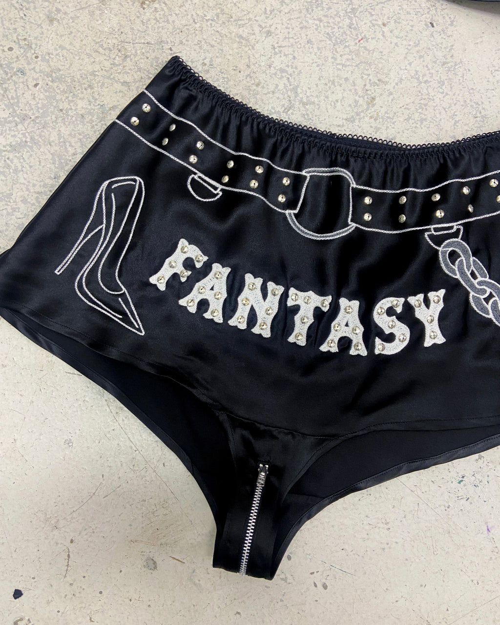 DRIVEN TO FANTASY SOUVENIR SILK LINGERIE SET
