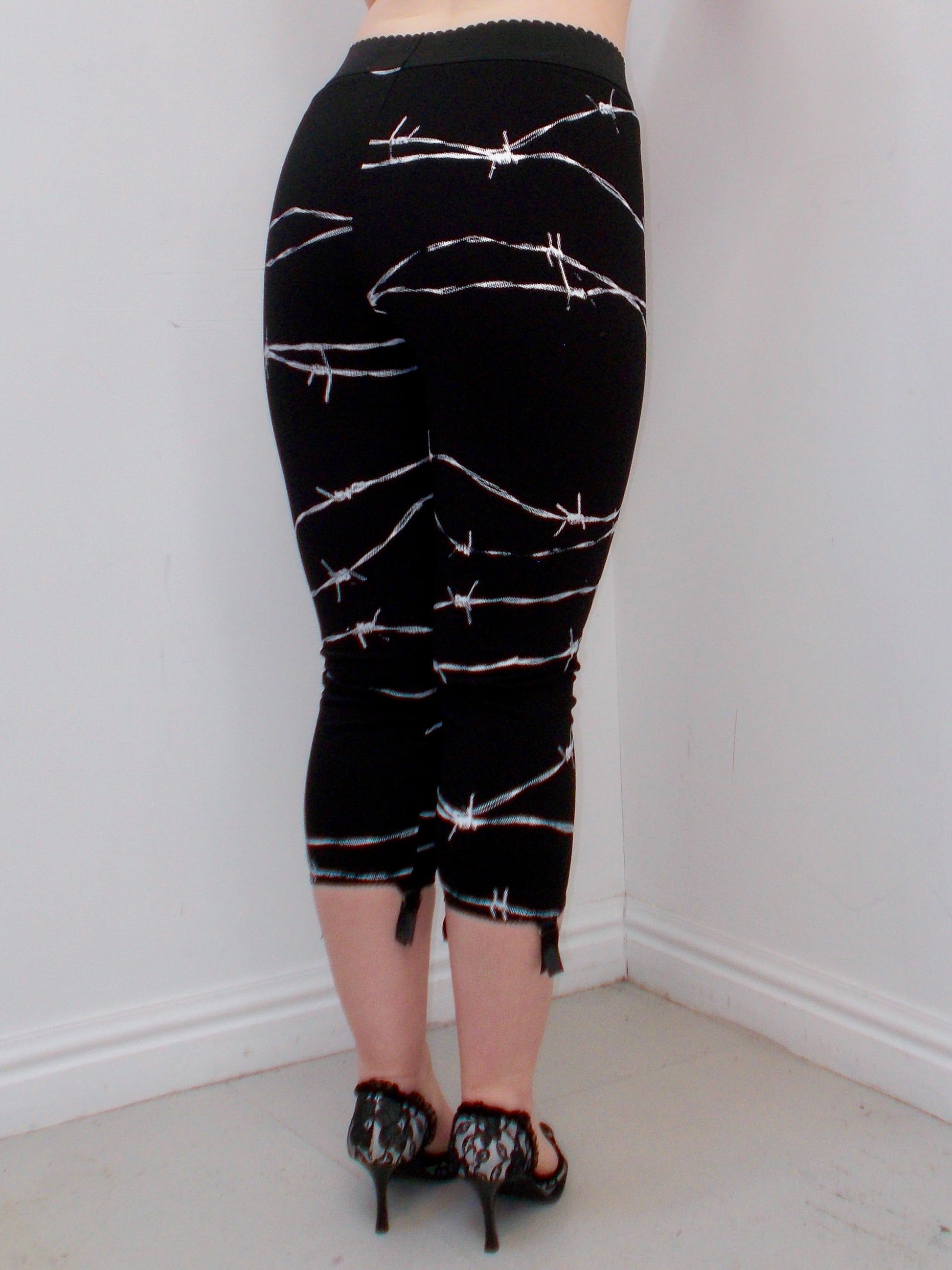 PICOT CAPRI PANT BARBED WIRE