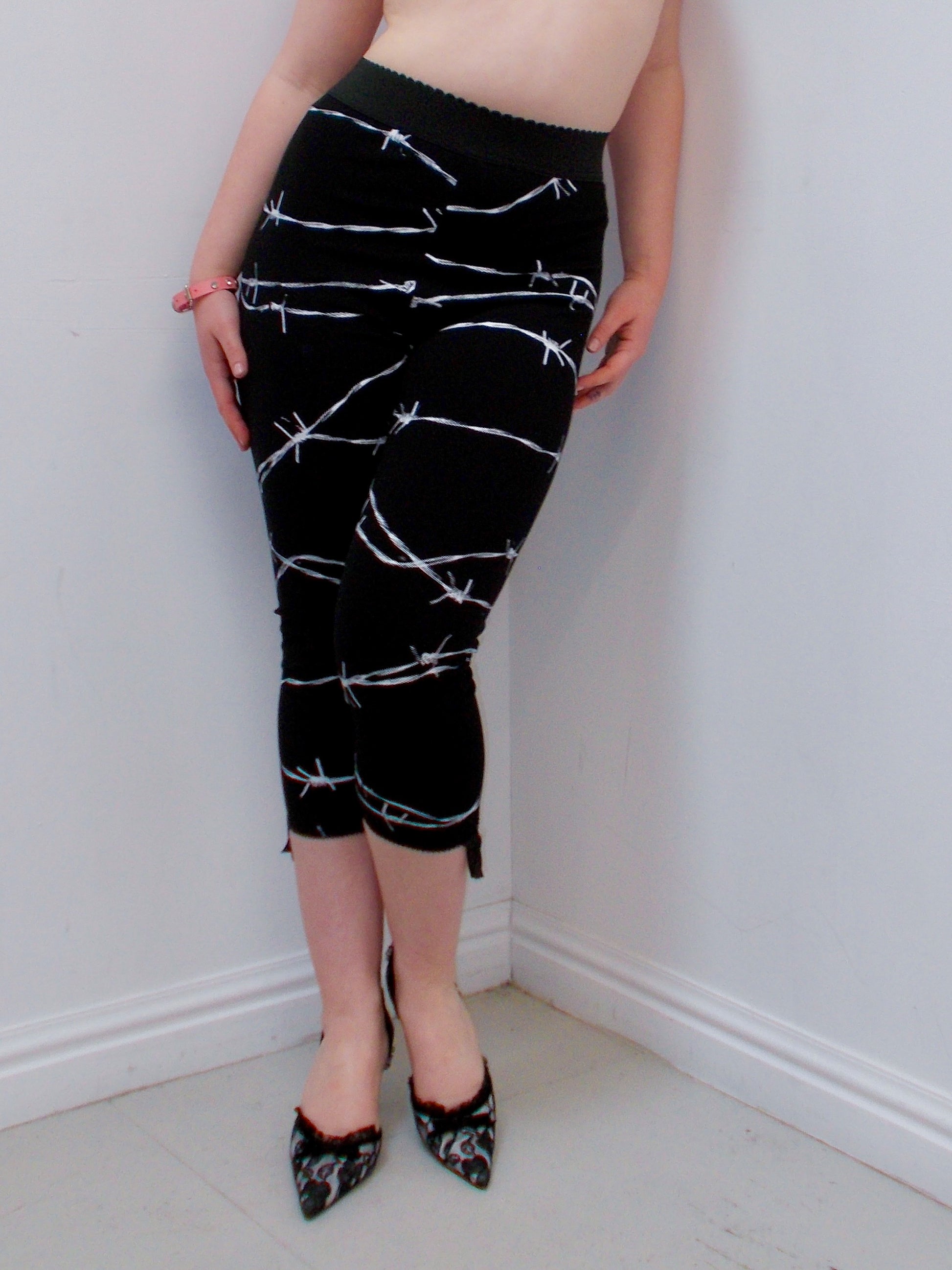 PICOT CAPRI PANT BARBED WIRE