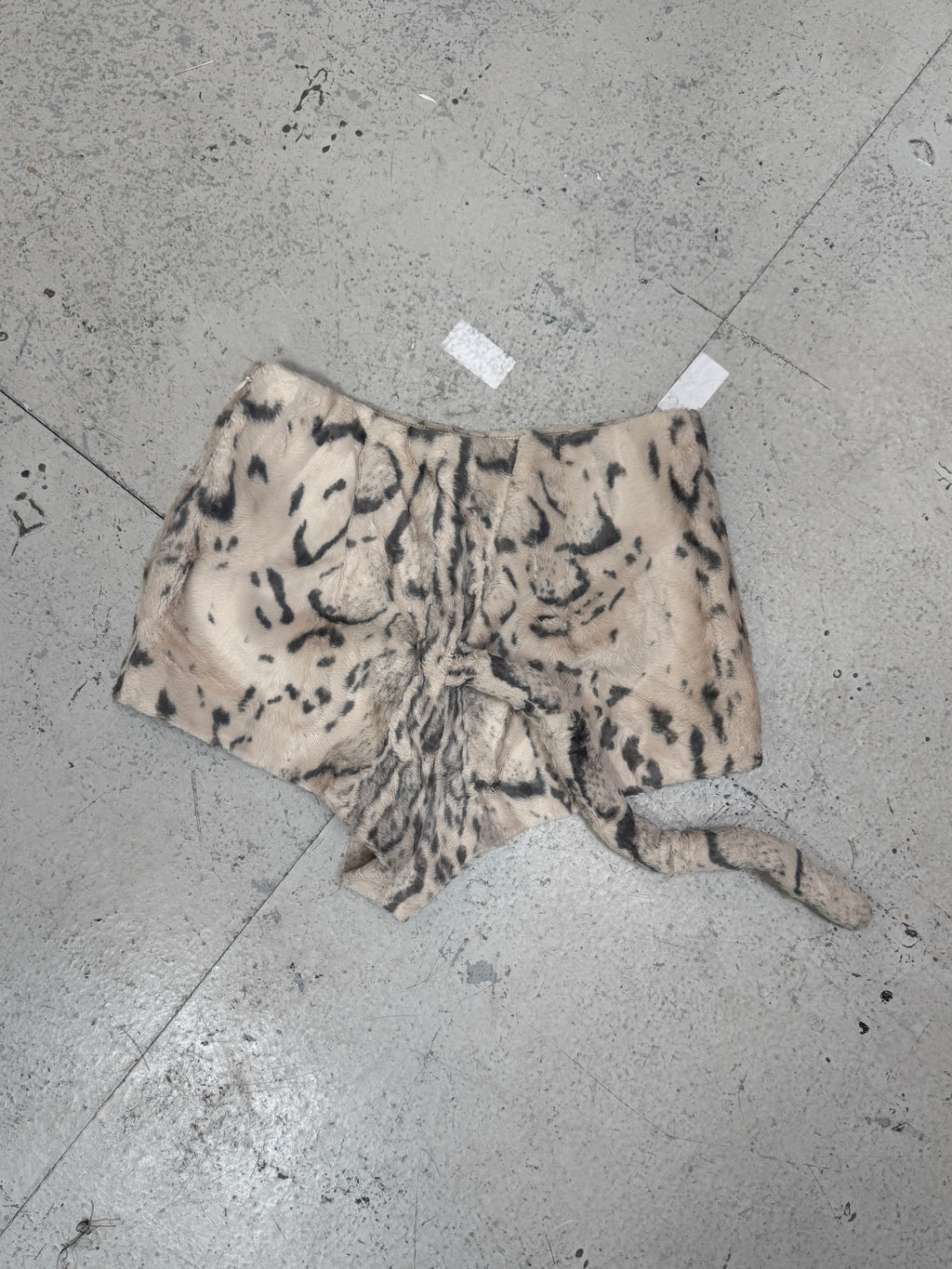 SAMPLE SALE - LEOPARD HOT PANTS