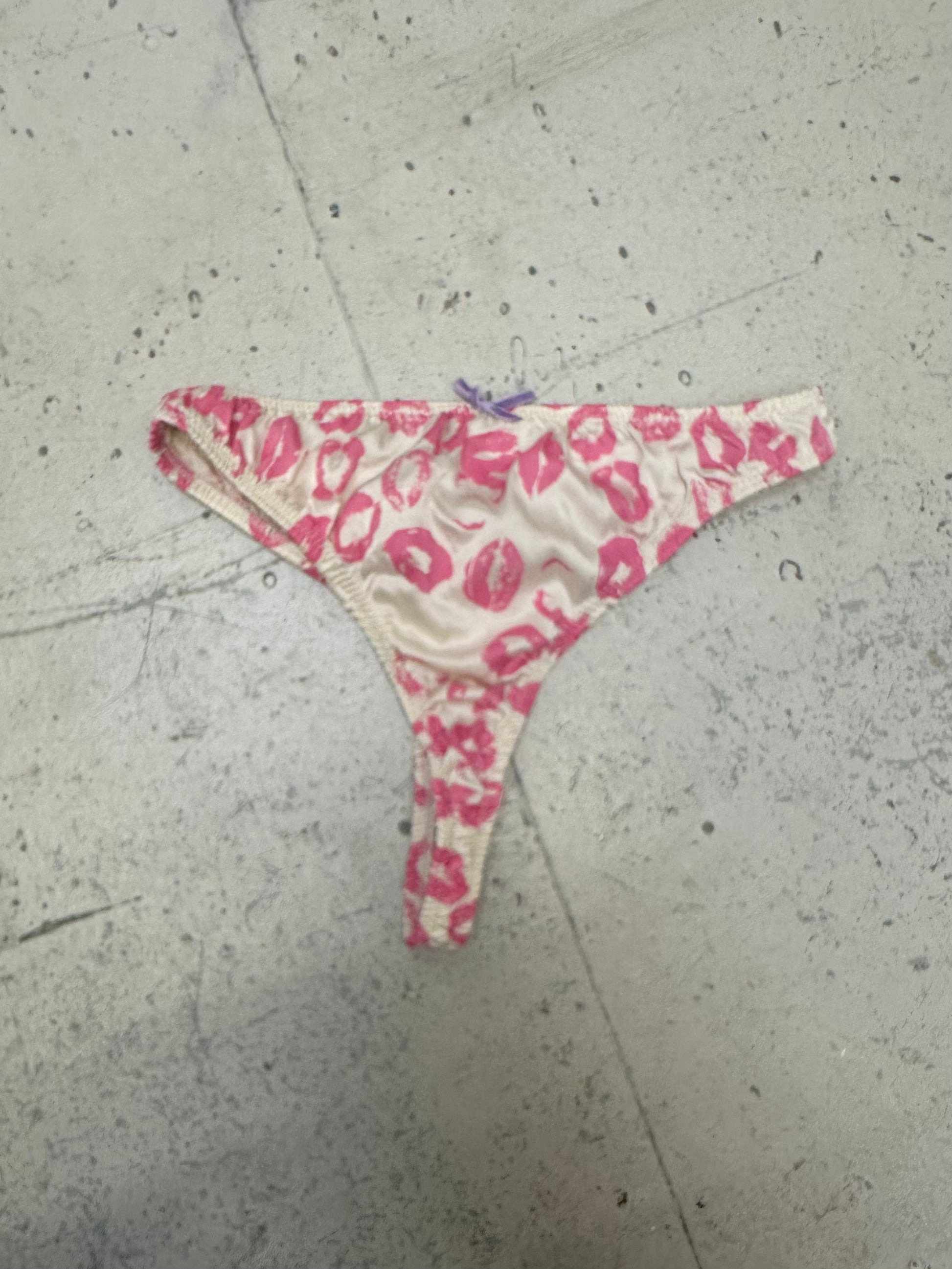 kiss print silk thong - xs / s