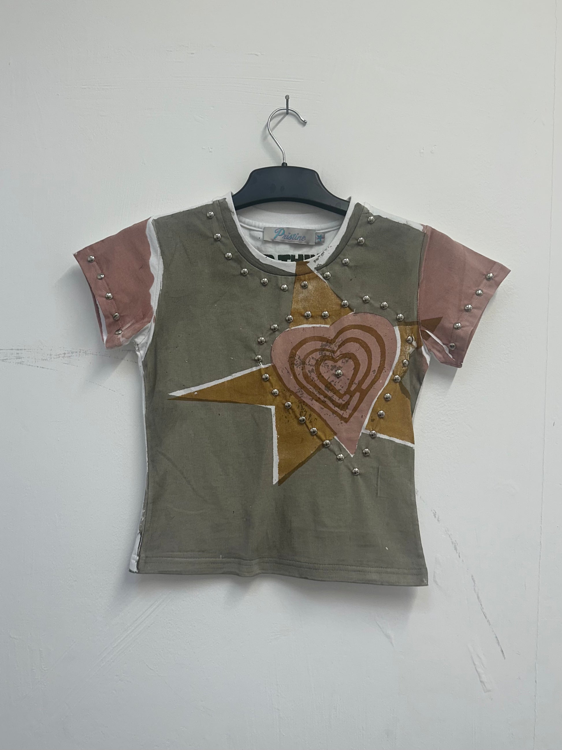 SCREEN PRINTED AND STUDDED T SHIRT SIZE XXS