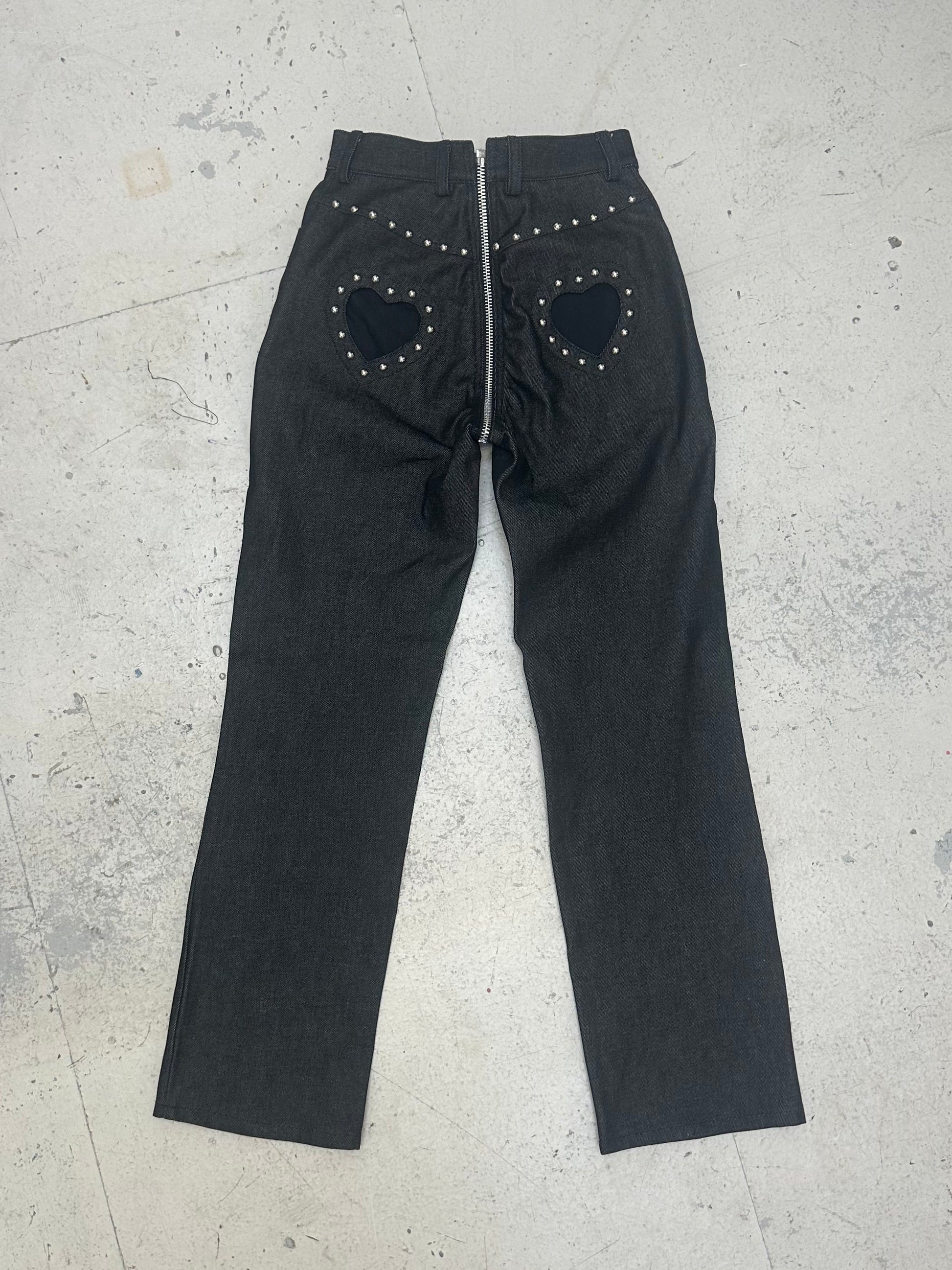 CUT OUT HEART JEANS XS