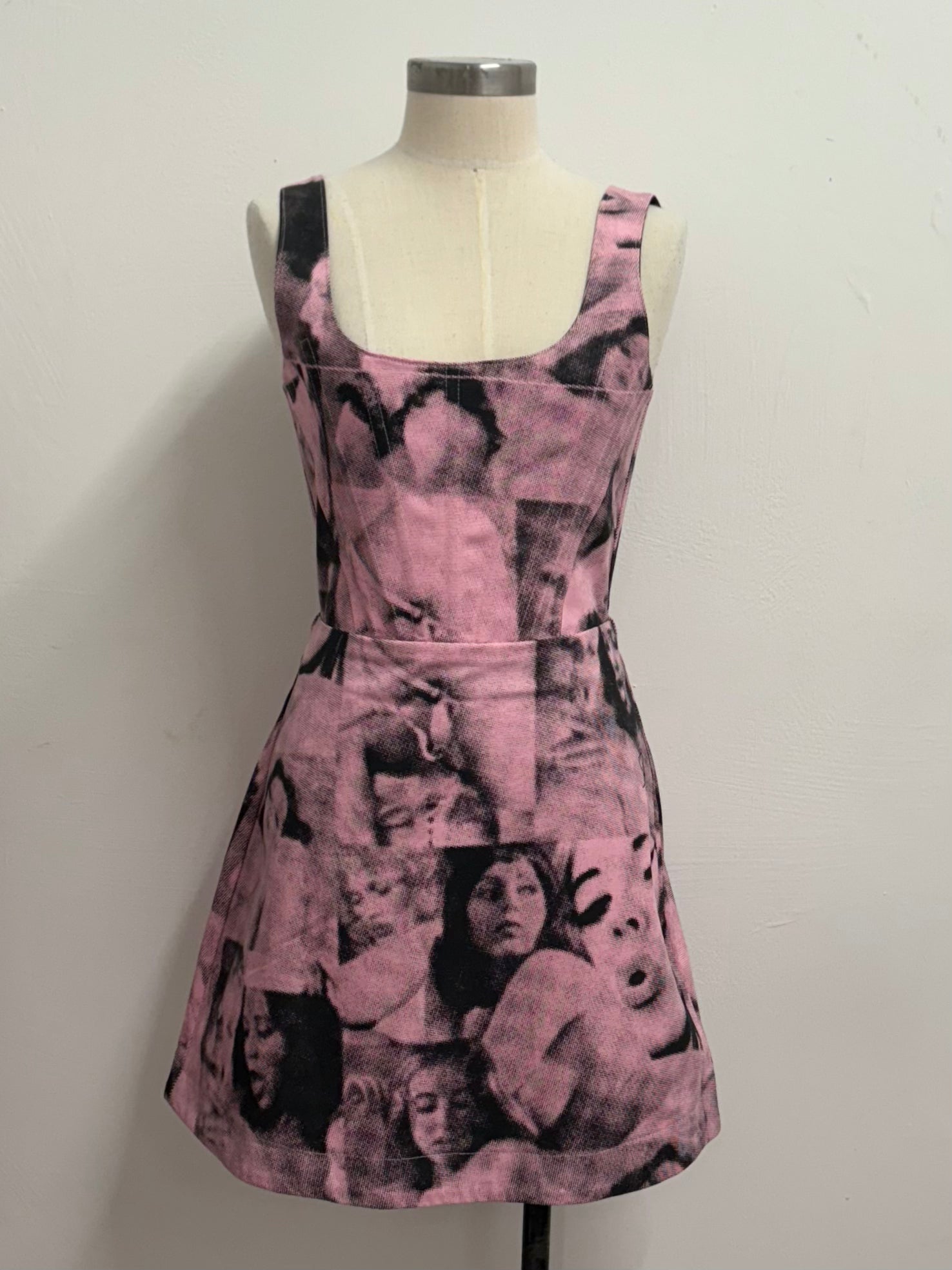 PINK SCREEN PRINTED CORSET DRESS SIZE XS/S