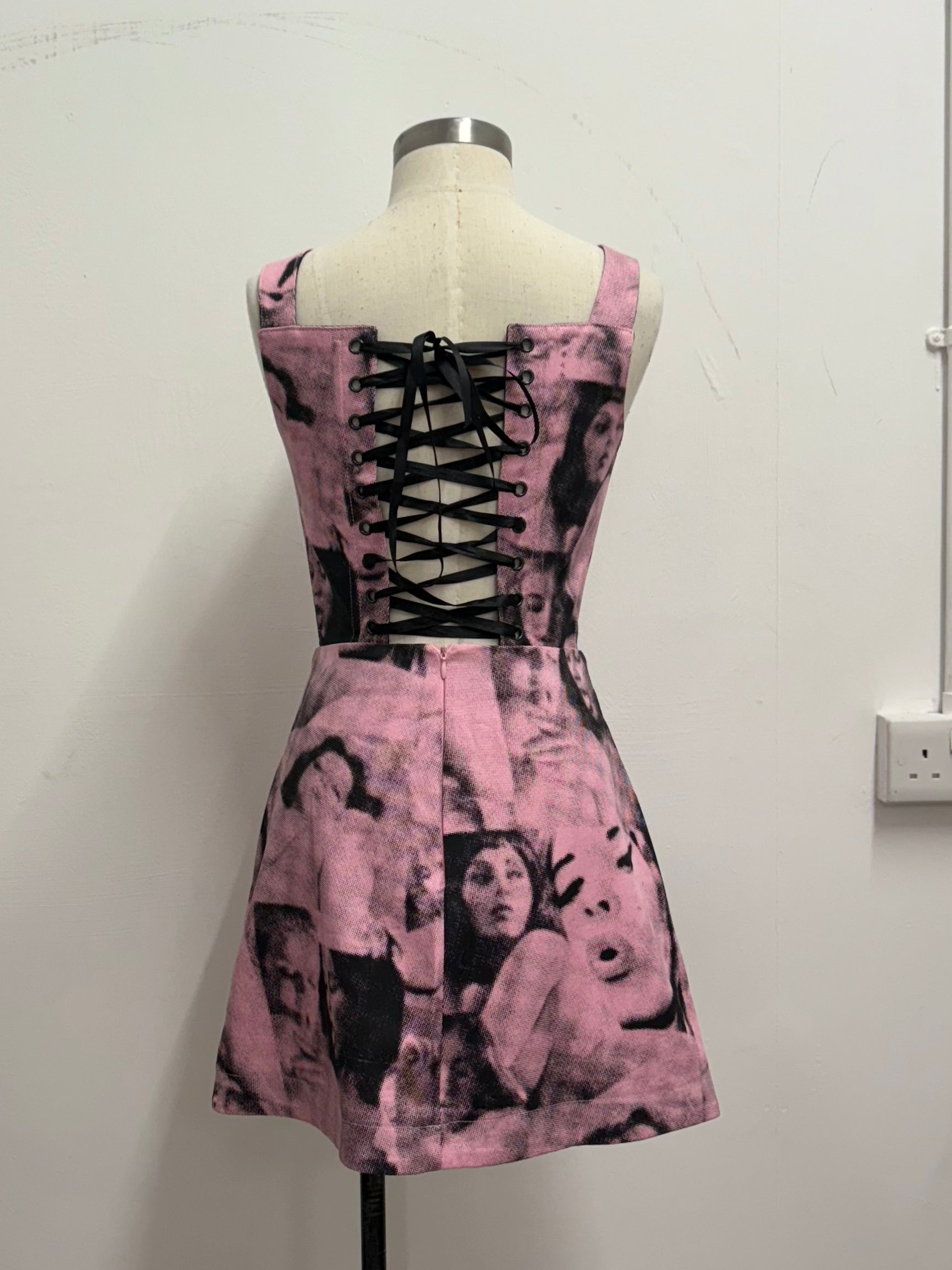 PINK SCREEN PRINTED CORSET DRESS SIZE XS/S