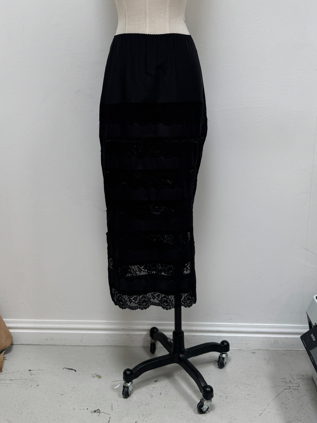 SAMPLE SALE - SILK SLIP SKIRT WITH LACE XS/S