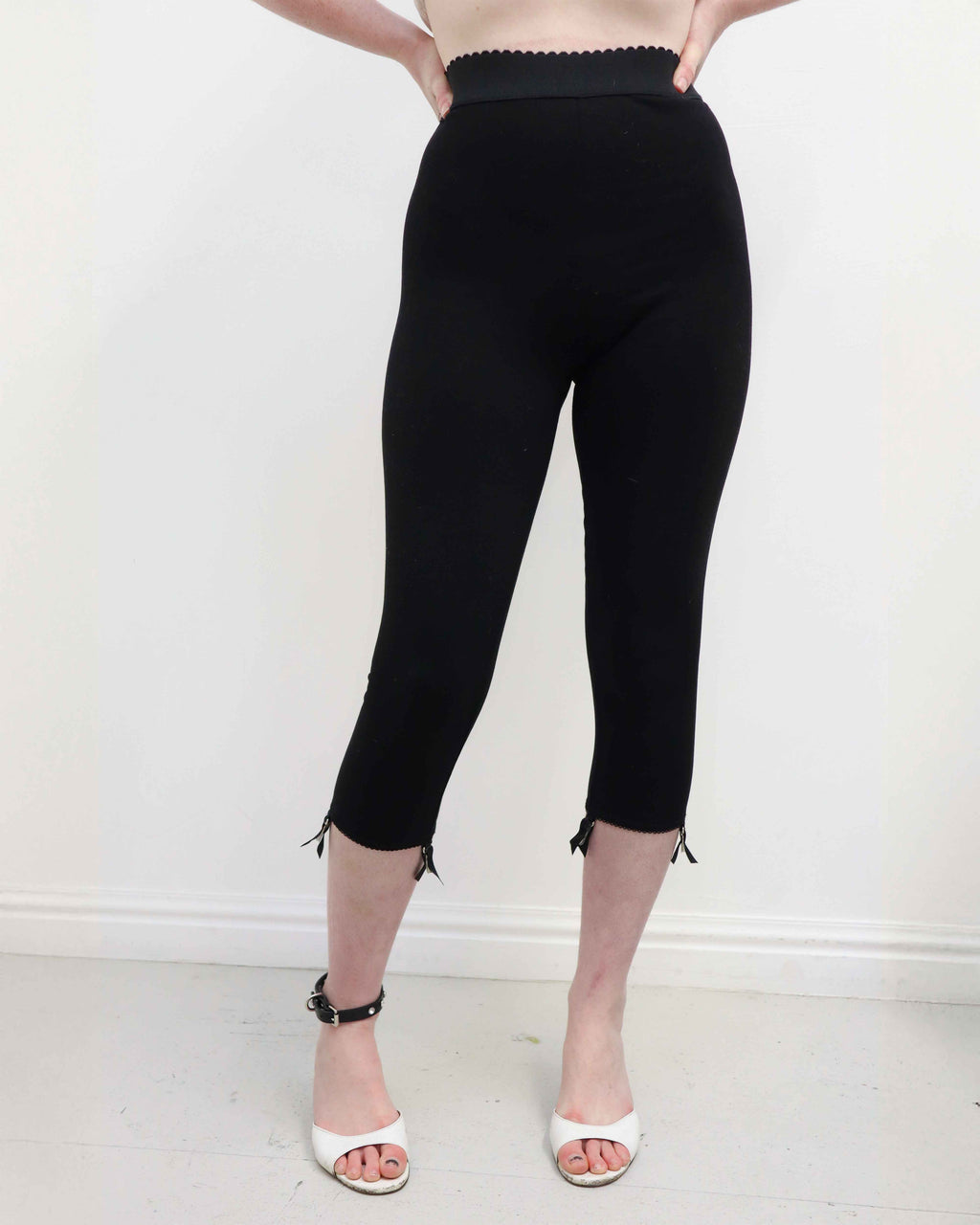 LINGERIE CAPRI PANT