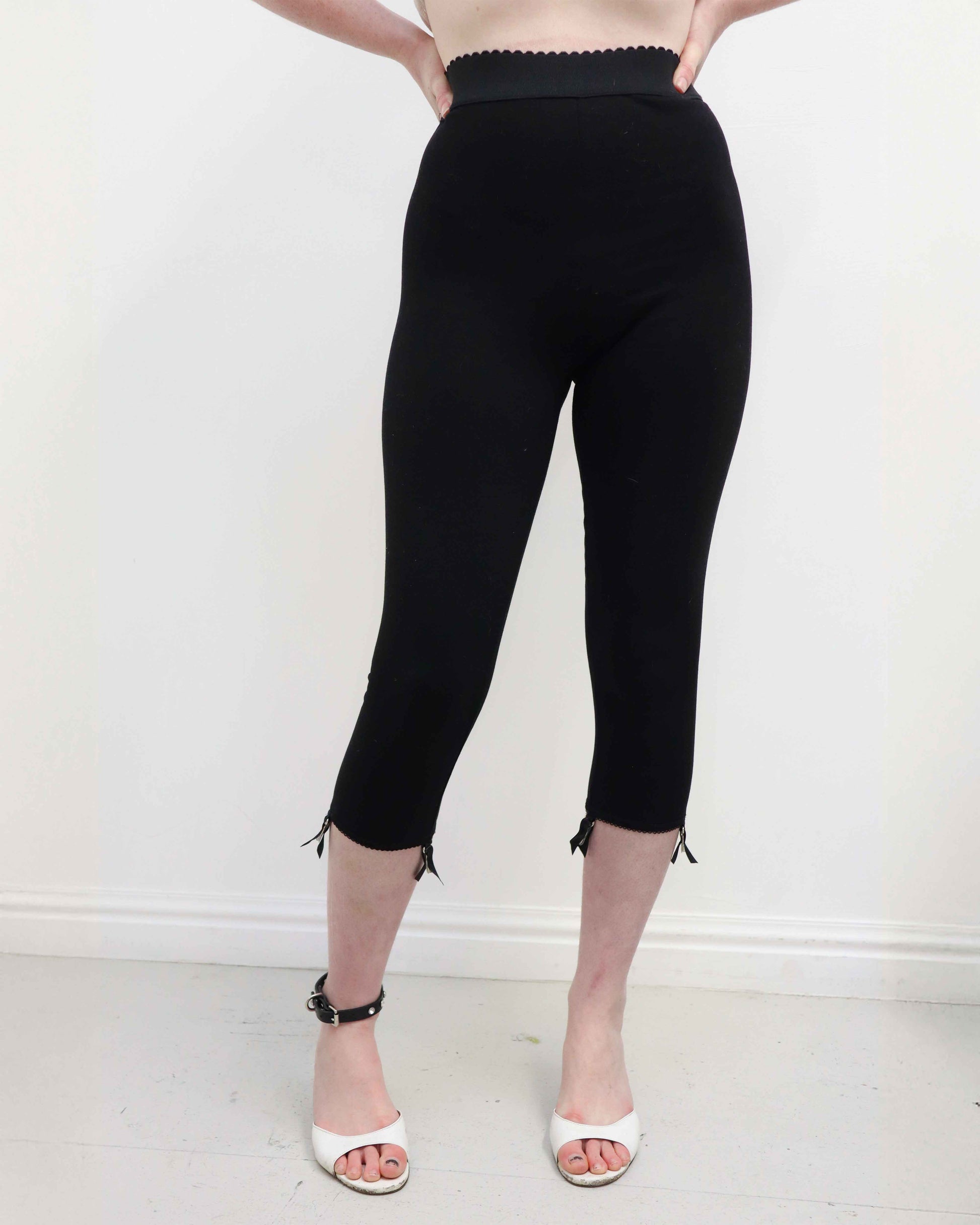 LINGERIE CAPRI PANT